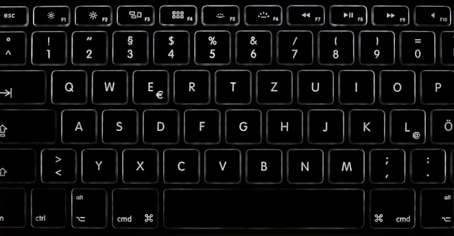 black computer keyboard