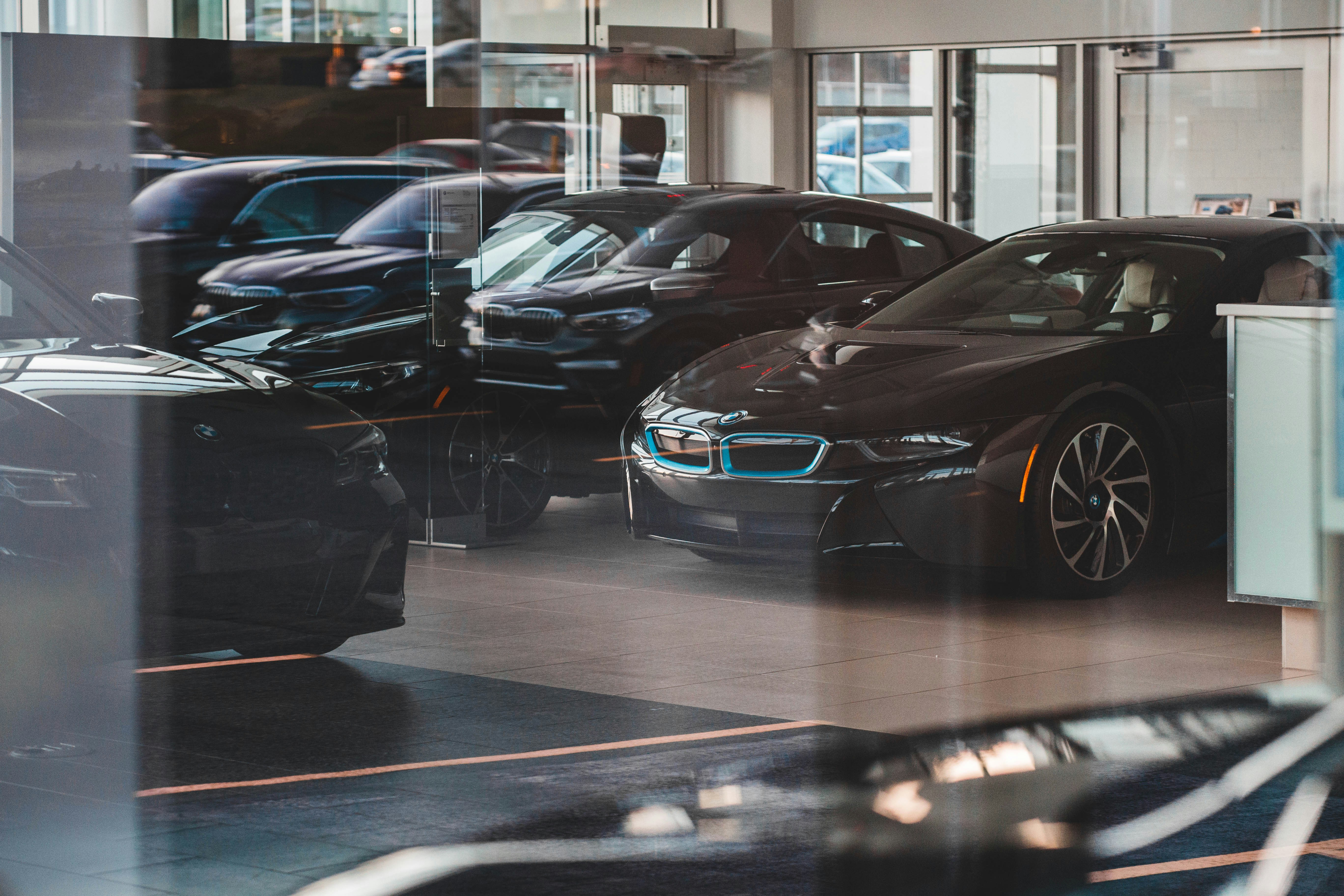 Keys, Contracts, and Crazy Price Tags: What TDU 2025 Actually Gets Right About Buying a Luxury Car