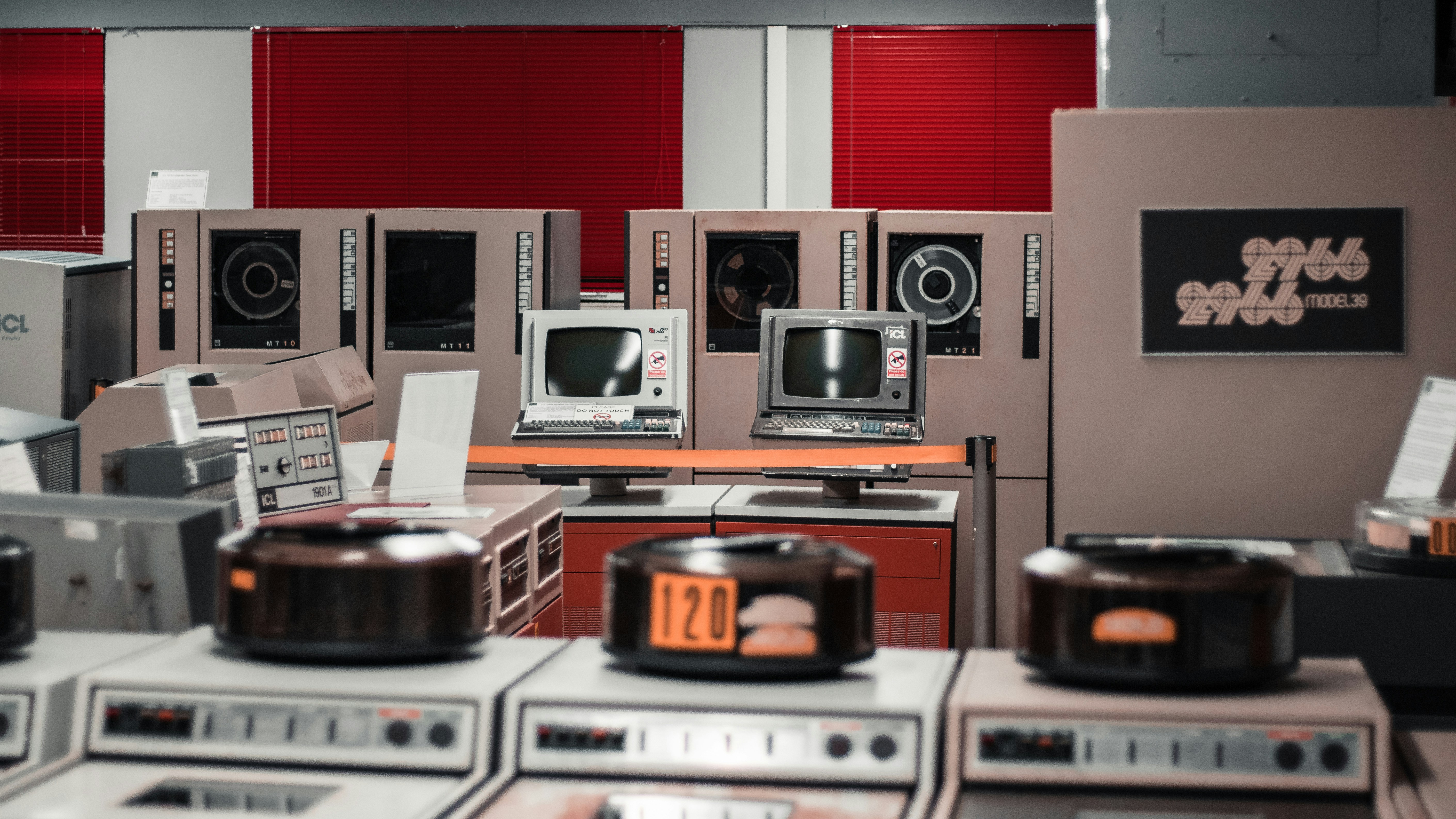 Keeping Legacy Systems with Cloud