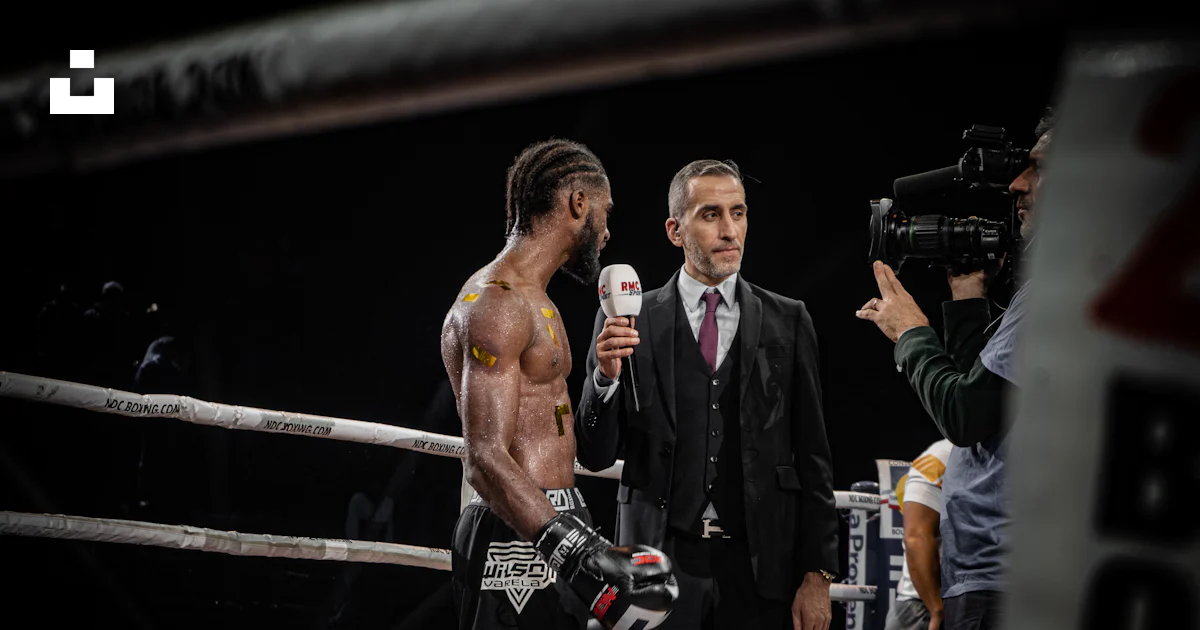 Boxer Journalists Reporter interviewing boxer in ring photo – Free Marseille Image on ...