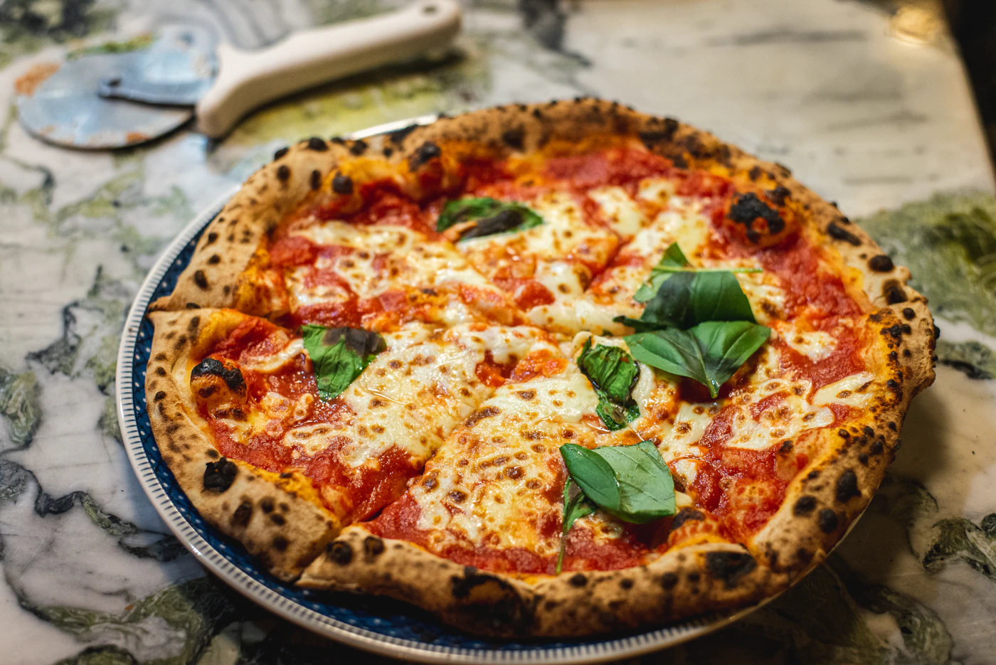Pizza Margherita au basilic