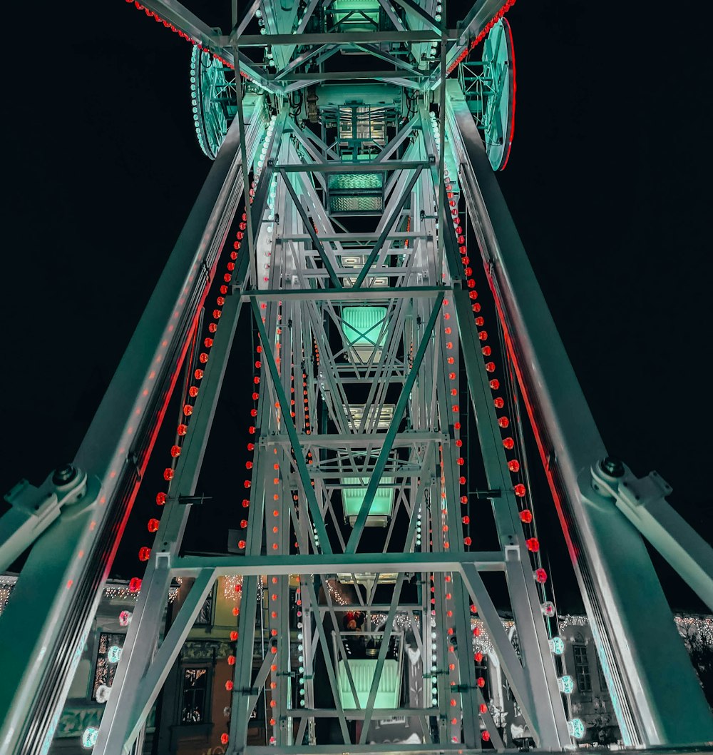 gray metal ferriswheel