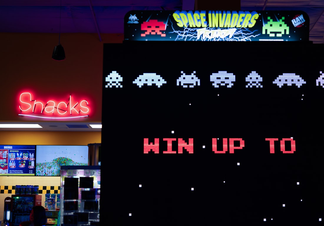 Space Invaders (Emulating the 8080) - Our first visualizations