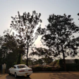 Peaceful outdoor parking area with easy access and shaded spots at Casa Serenă.