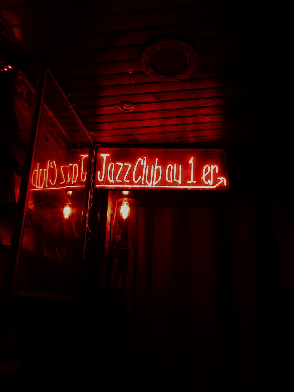 Sinalização neon do Jazz Club ativada