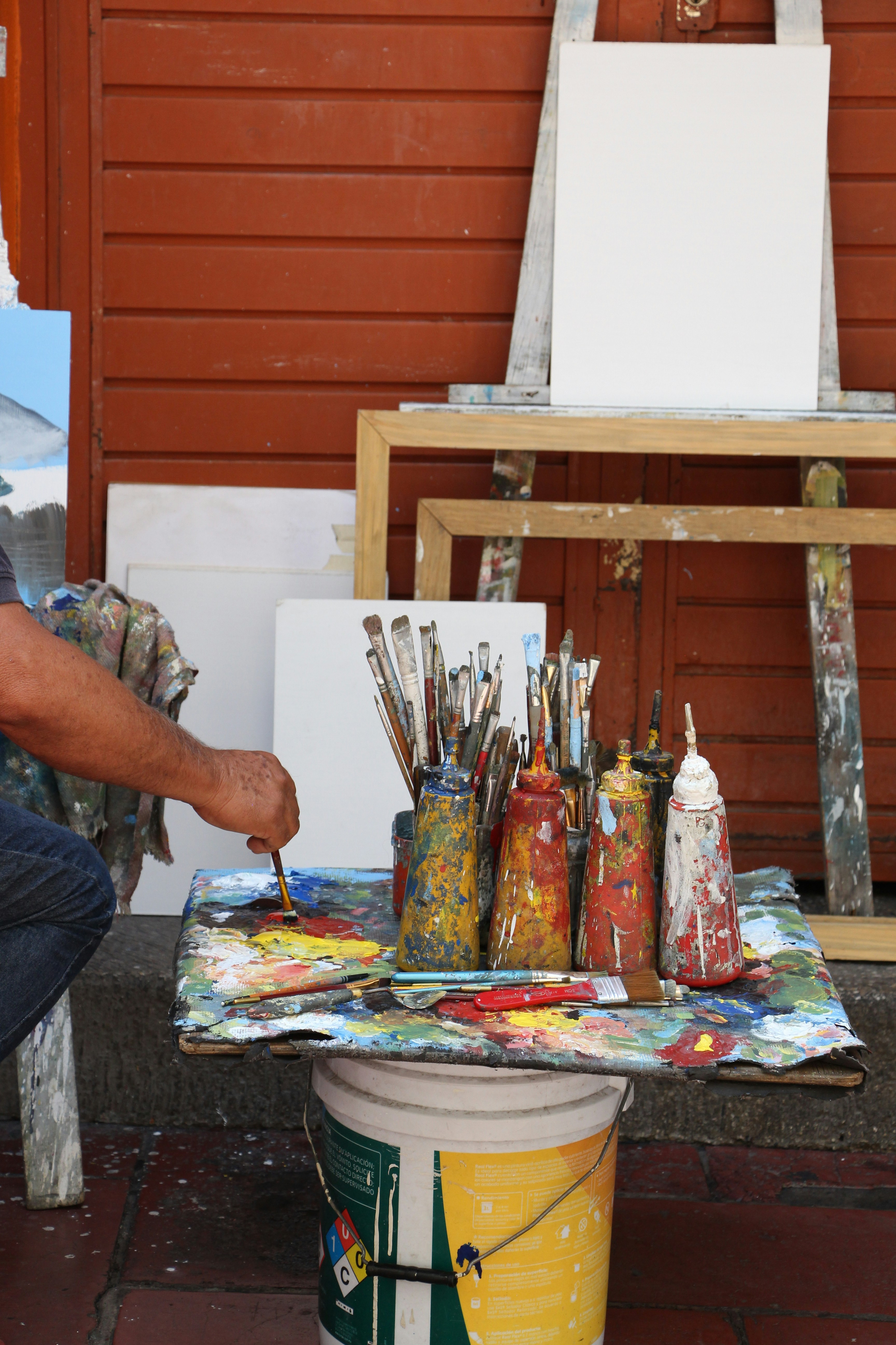 shallow focus photo of assorted paint brush lot