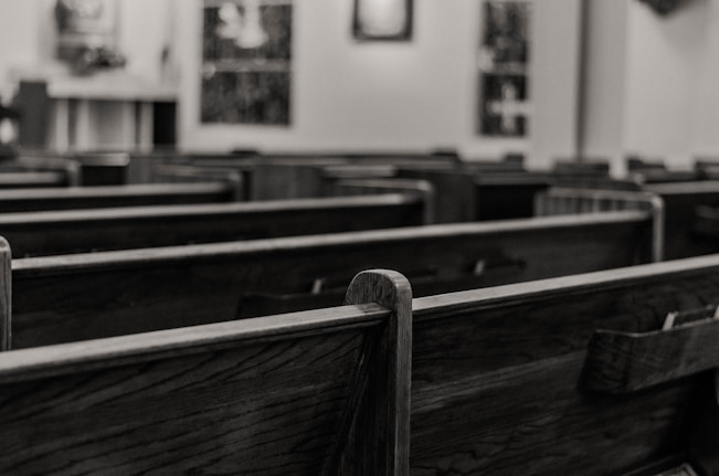empty church pews