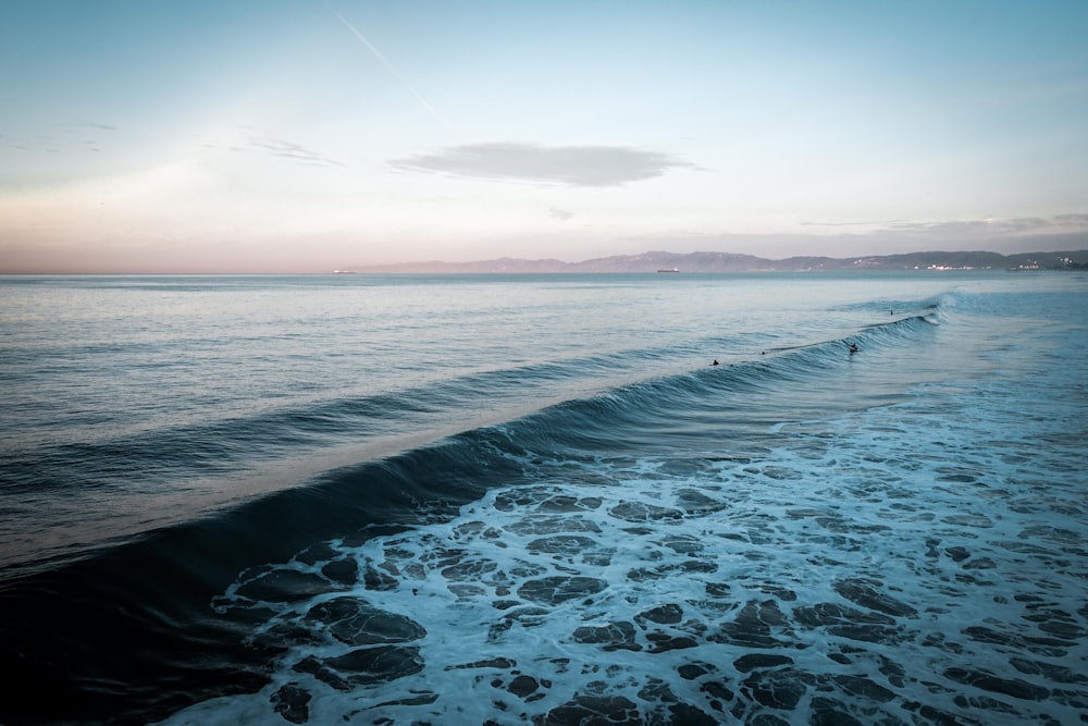 mar azul claro