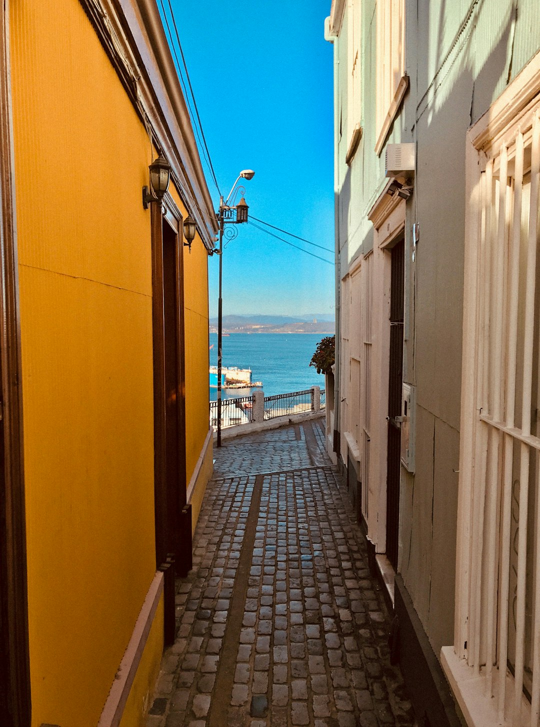 travelers stories about Town in ValparaÃ­so, Chile