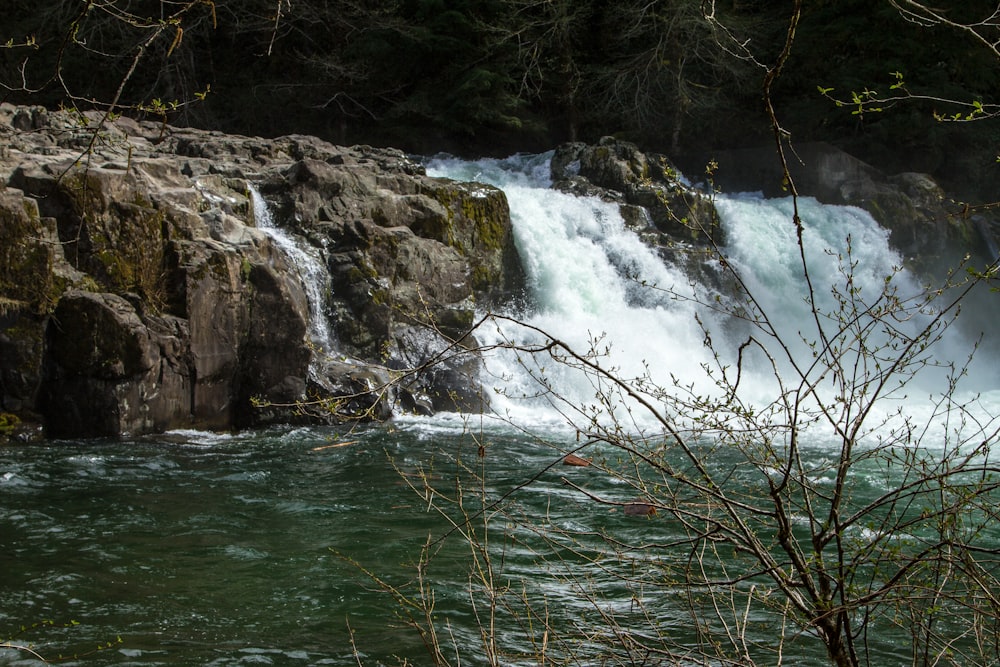 waterfalls during datime