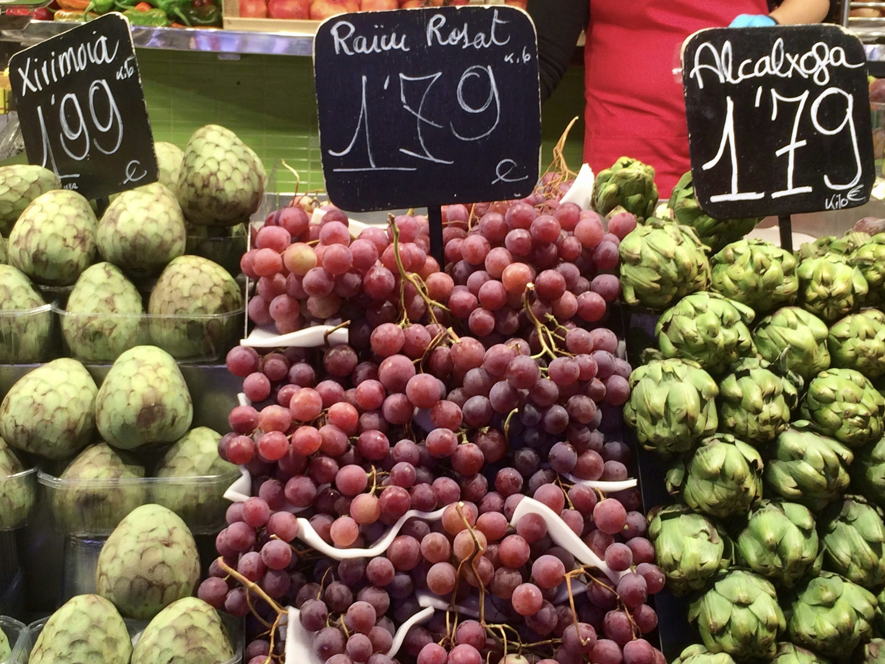 Barcelona La Boqueria MarketGrapes and fruit
