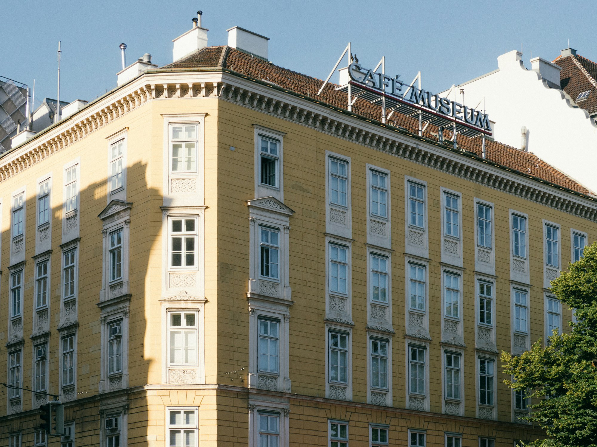 Explore Vienne: A Serene City Guide