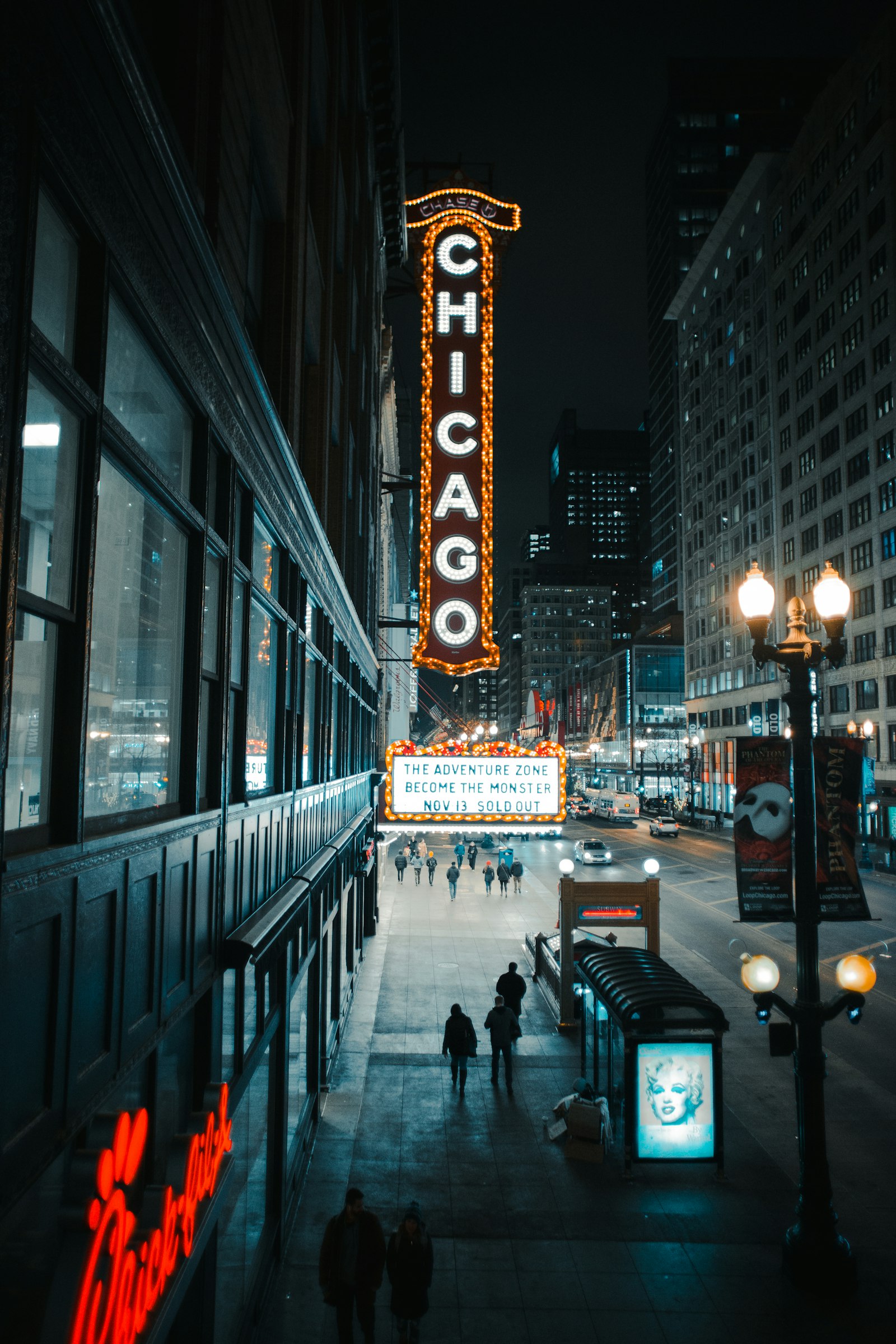 Sigma 24mm f/1.8 DG Macro EX sample photo. Chicago signage beside wall photography