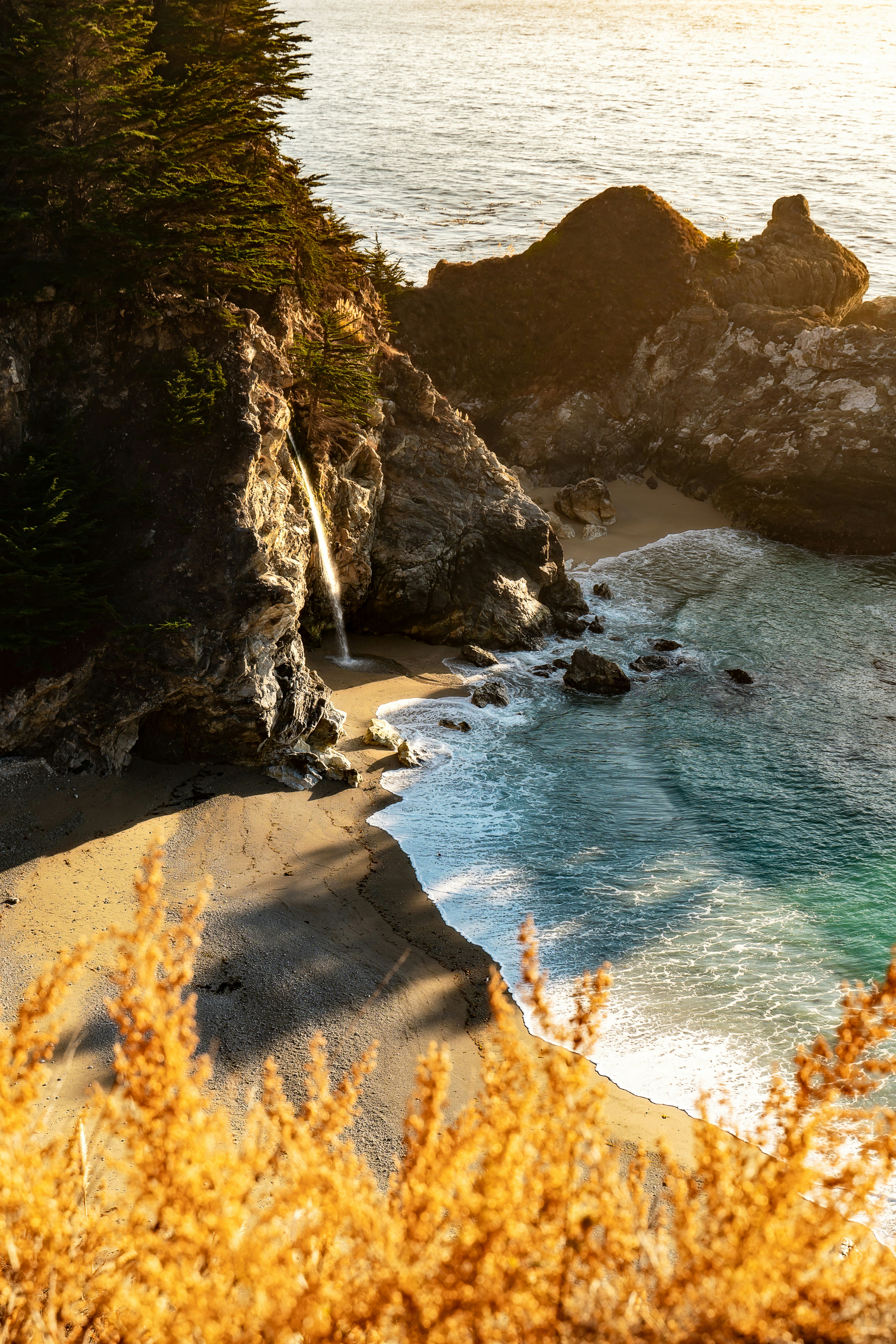Hike around the McWay falls