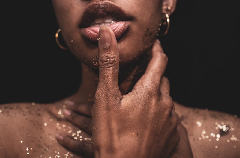 Main féminine sensuelle