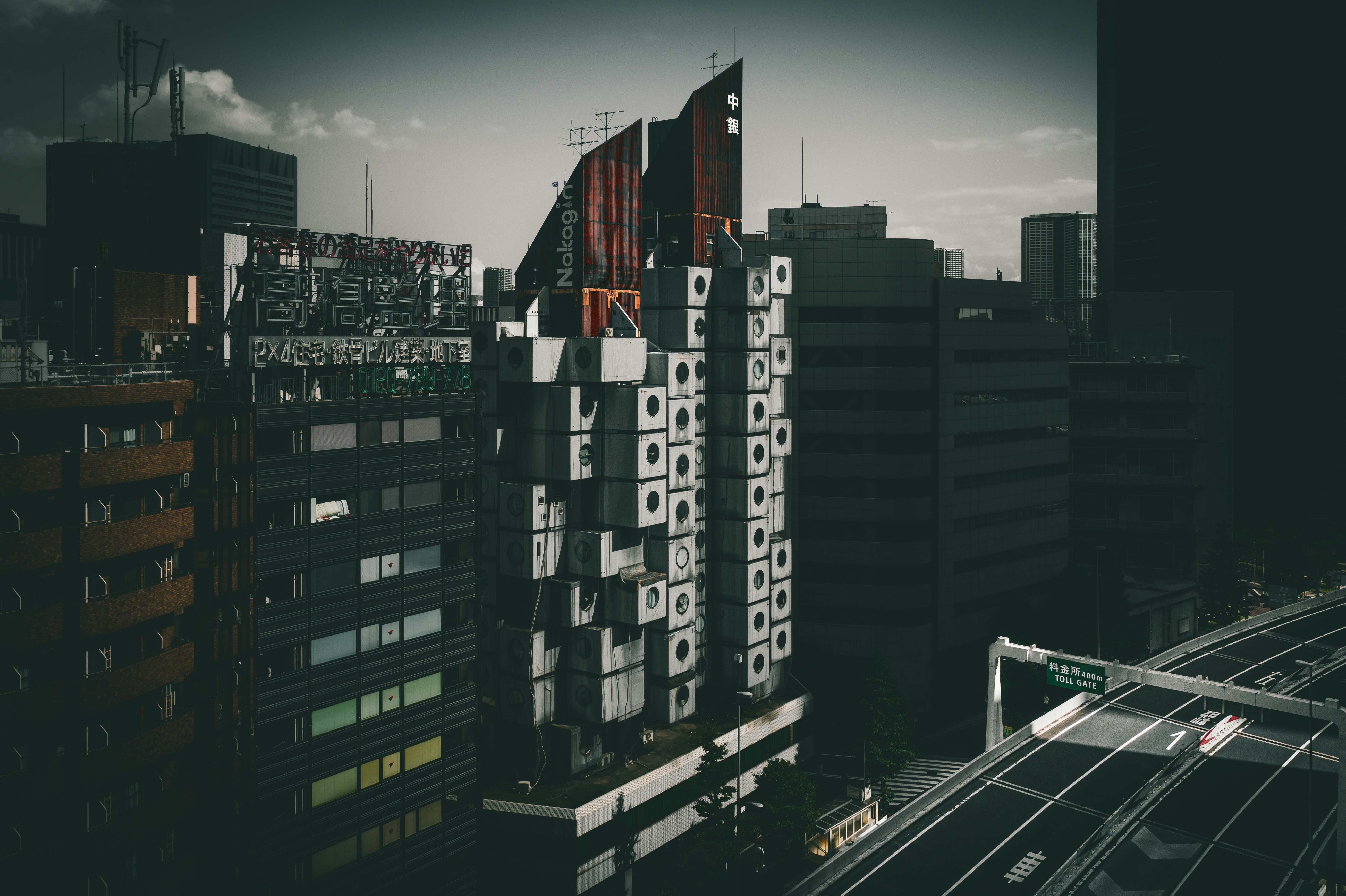 photo-1574322288467-3248703be63f?ixid=M3wxMjA3fDB8MXxzZWFyY2h8OHx8aGlnaHN0YWtlc3xlbnwwfHx8fDE3NTM5NDcyMTl8MA\u0026ixlib=rb-4.1.0