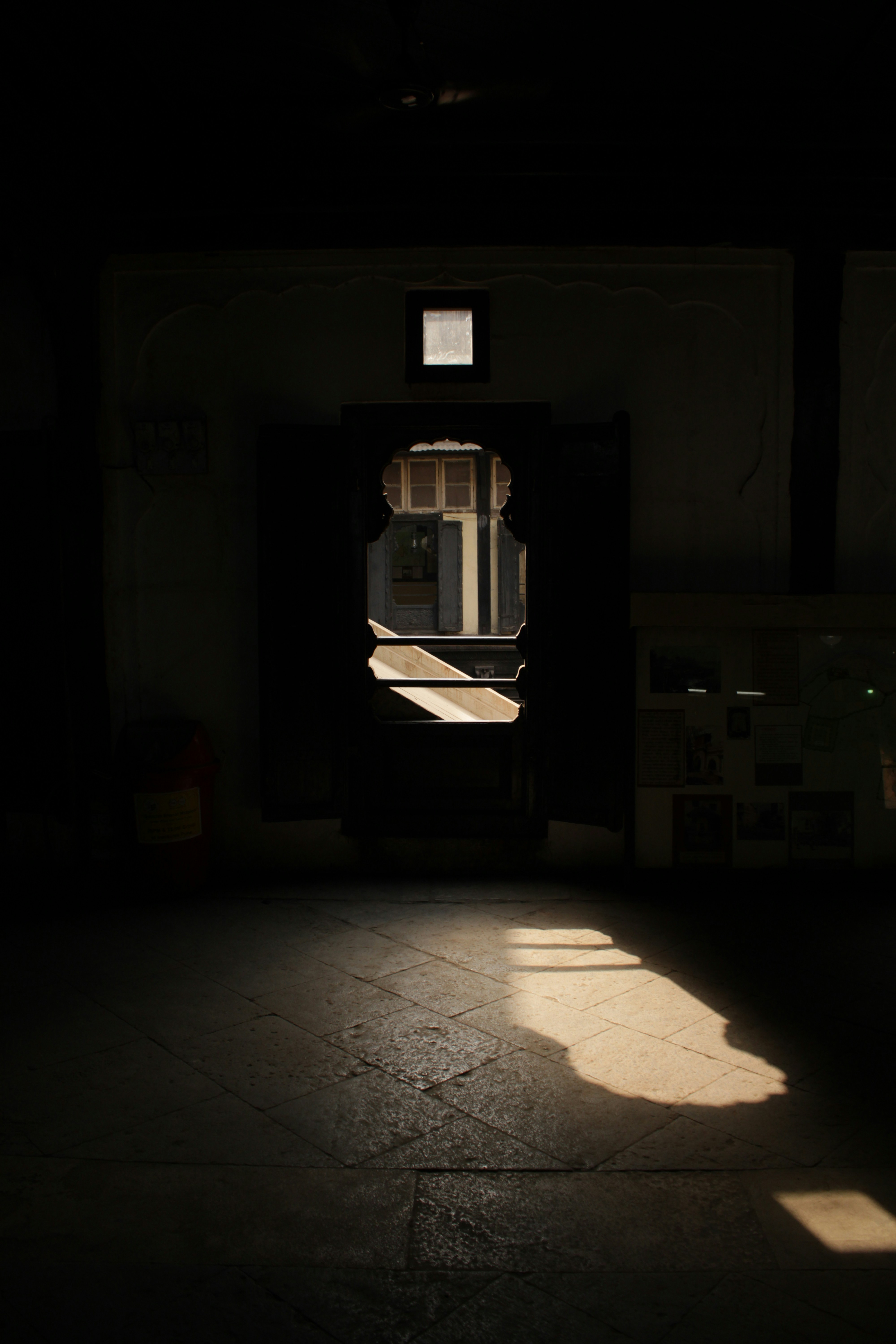 pavimento in cemento grigio