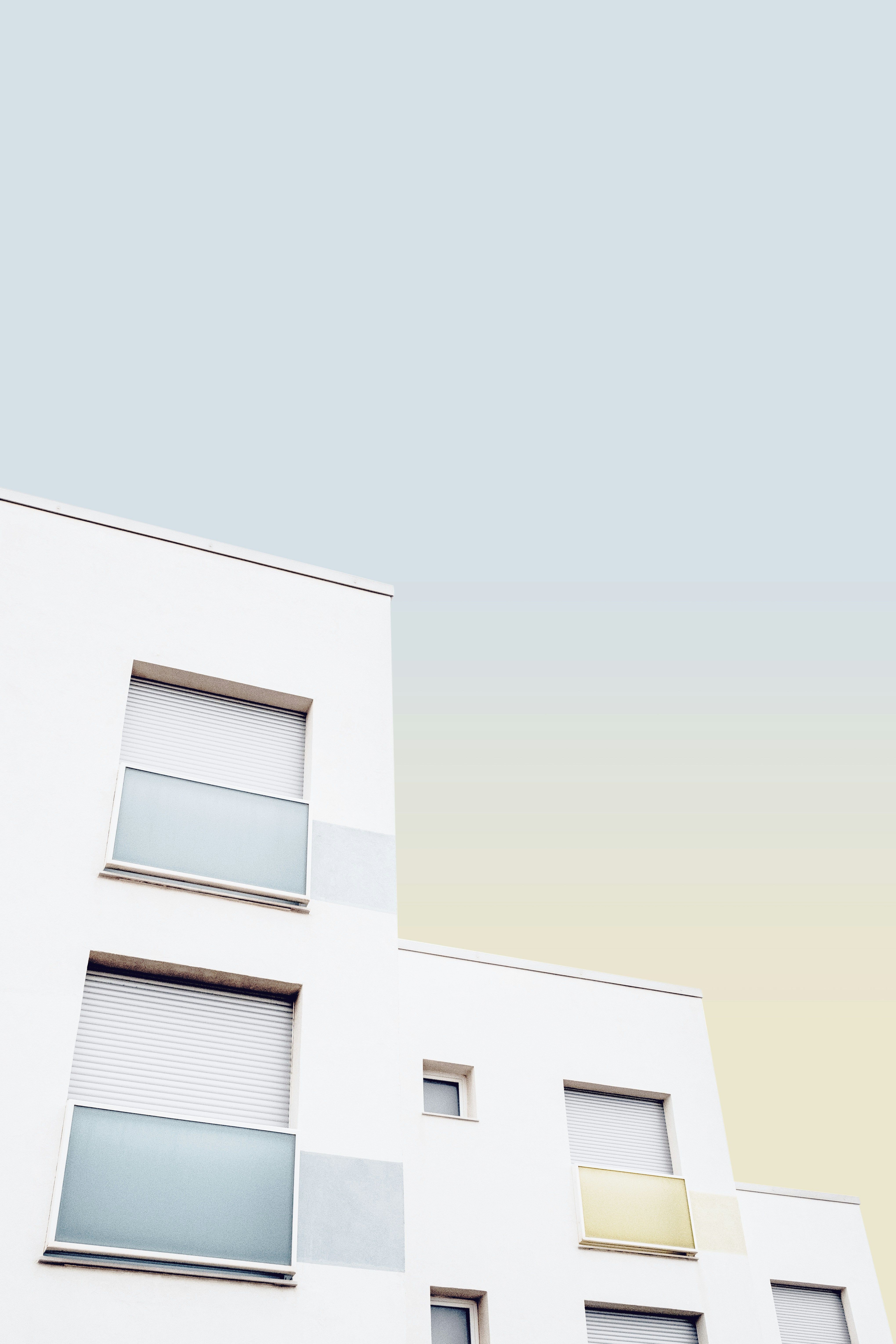 close-up photography of building during daytime