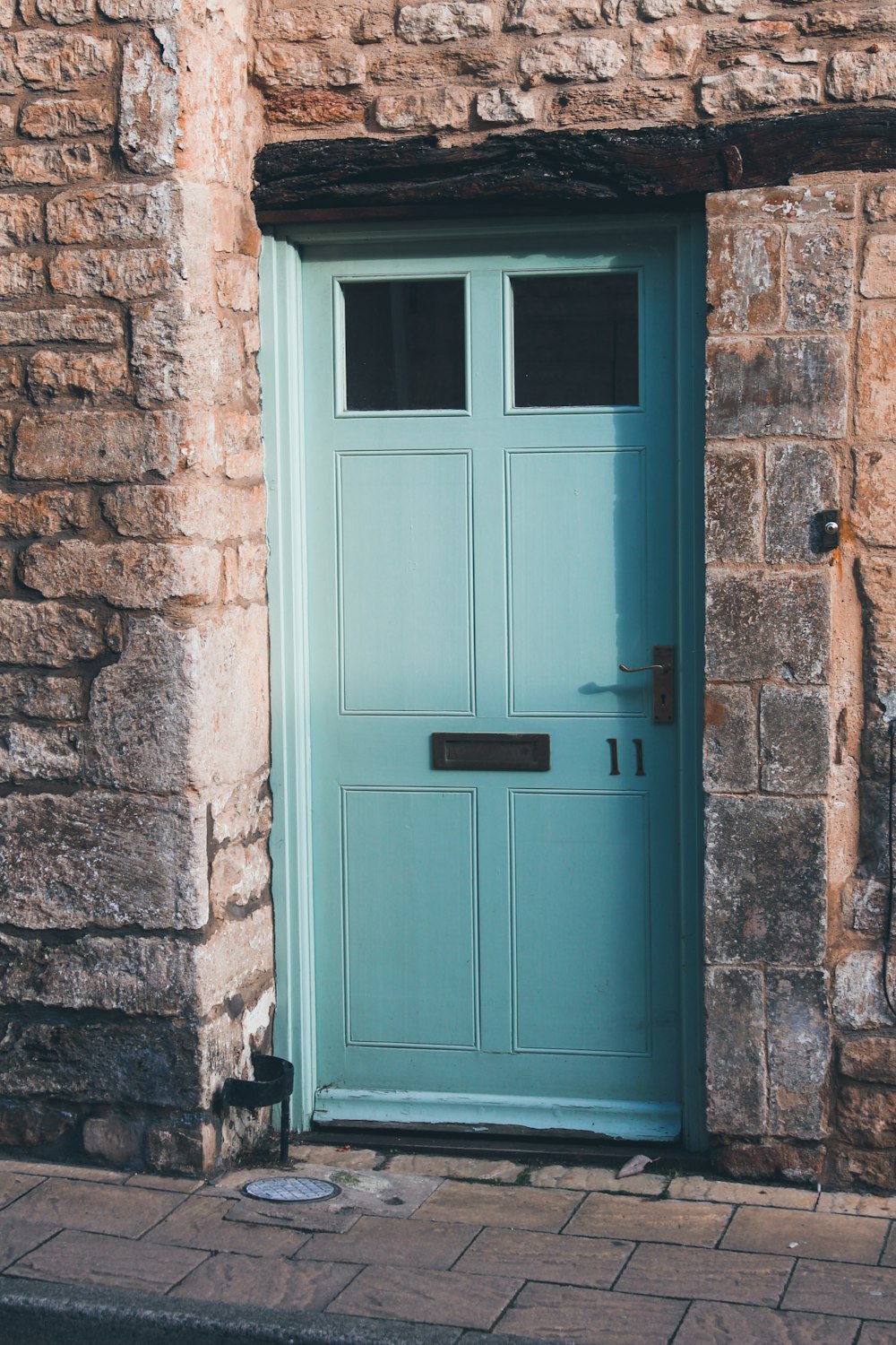 Portes fermées en bois blanc