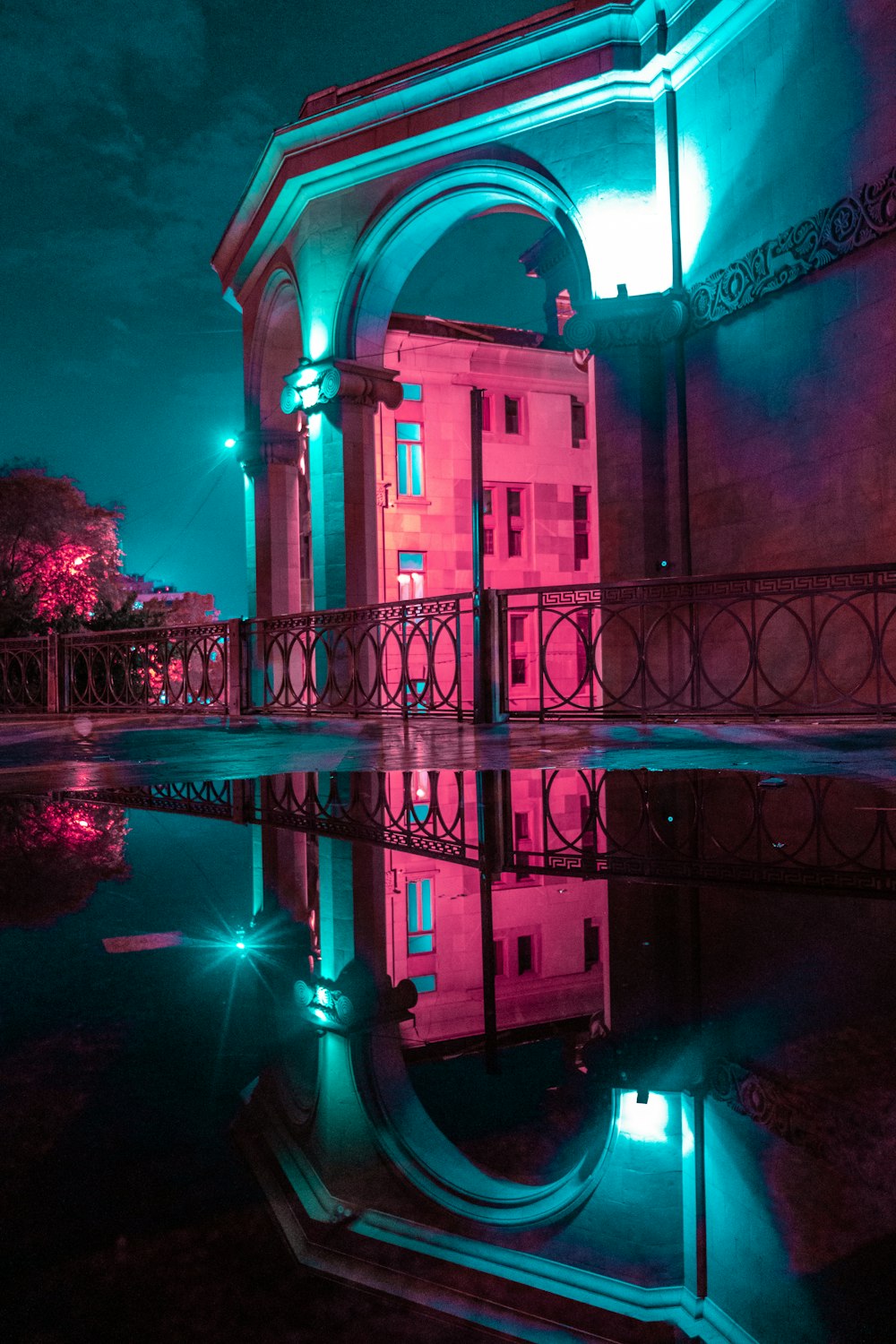 Voir la photographie d’un bâtiment en béton