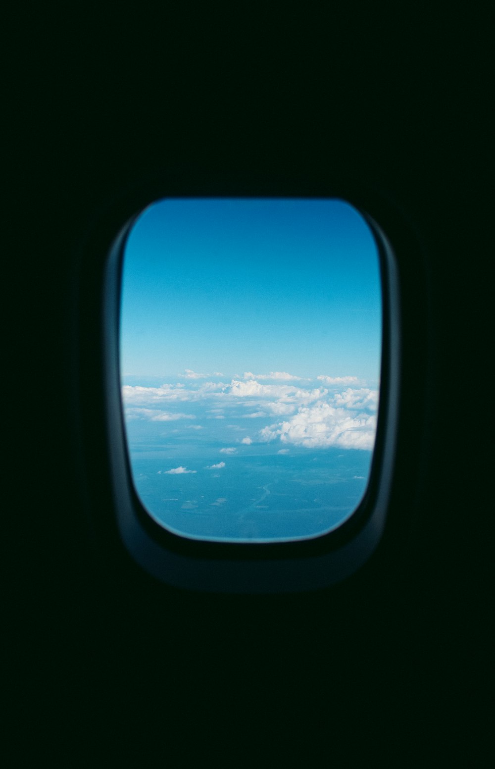 비행기 창 사진
