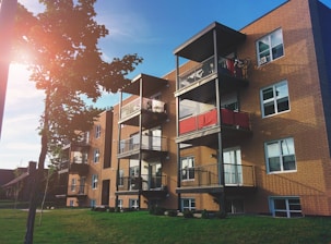 brown 4-layer bricked building