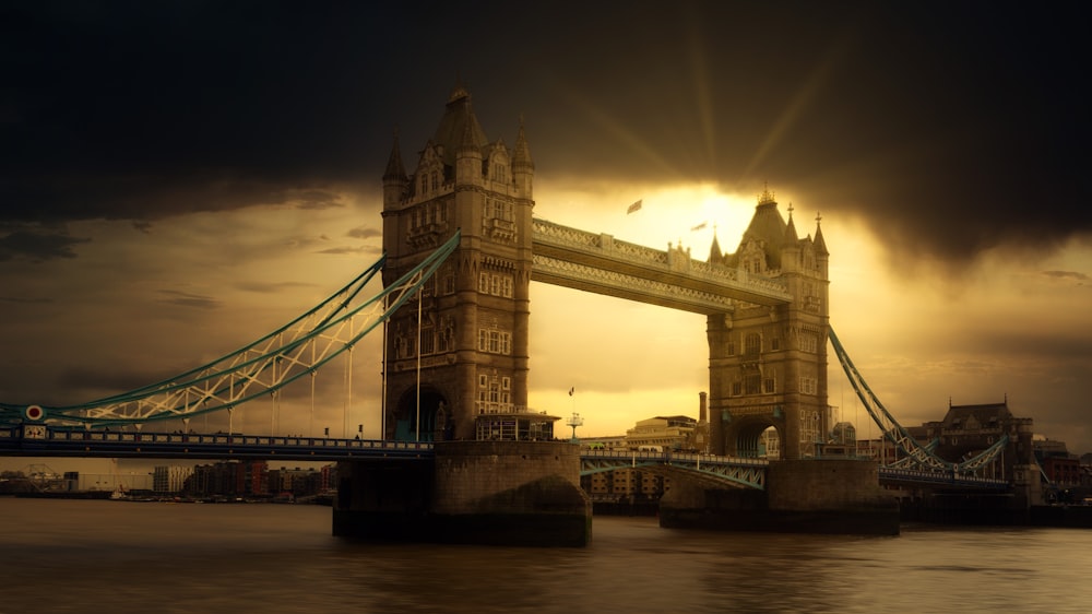 tower bridge in London