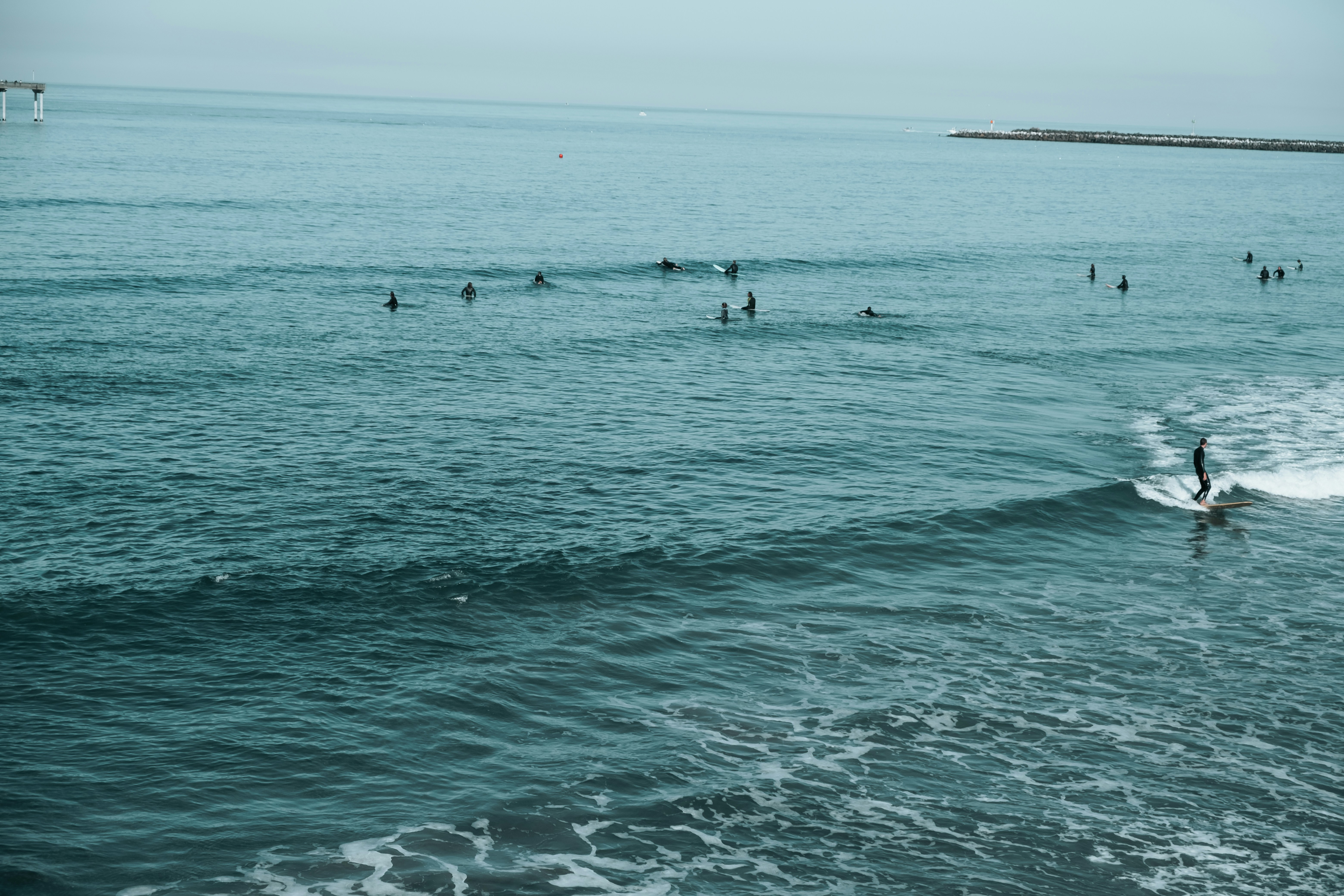 Groupe de personnes sur la plage