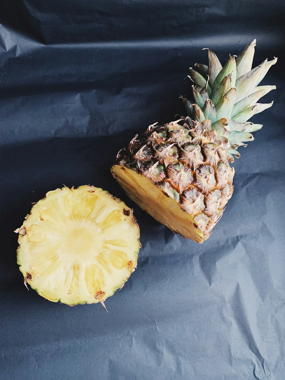 sliced pineapple fruit