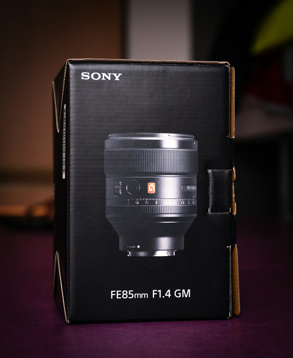 Sony FE85mm DSLR camera lens box