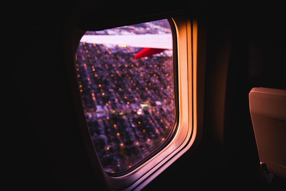 closeup photo of vehicle window