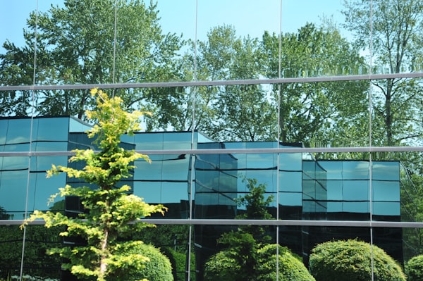Professional GGM crew maintaining commercial property