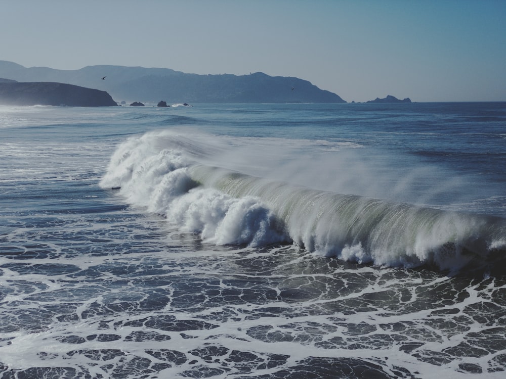 body of water wave