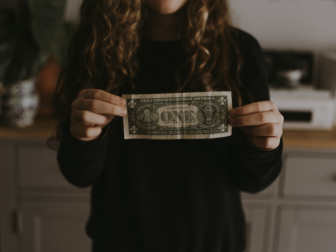 O que fazer com o primeiro salário (ou a primeira sobra)?