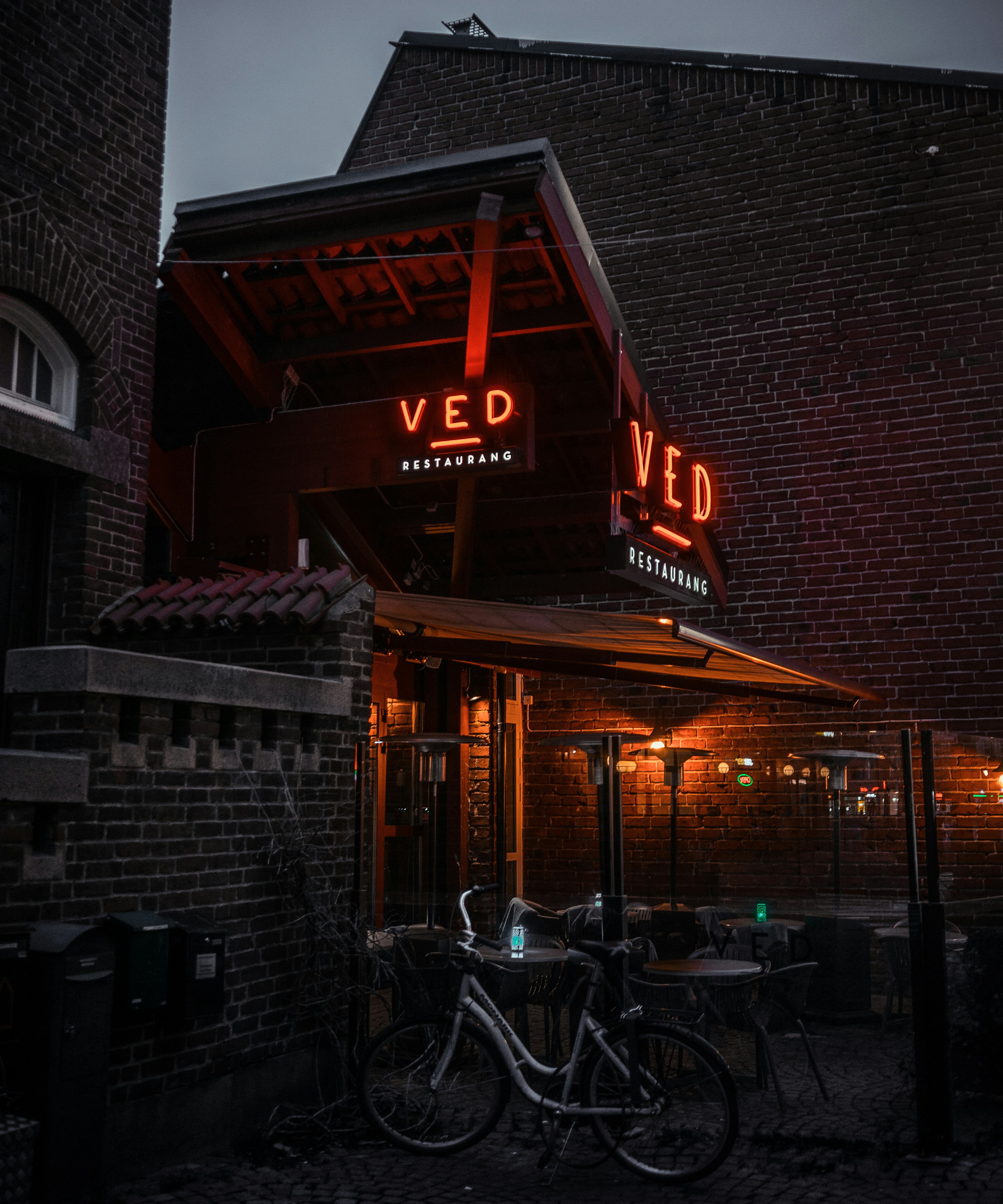 Ved Neonlicht-Beschilderung