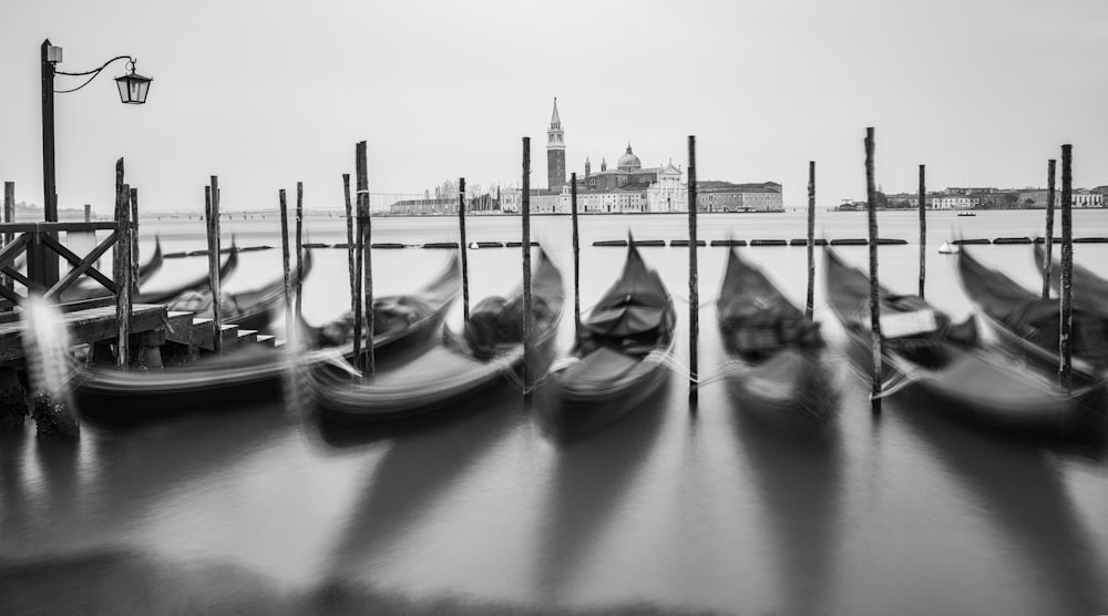 boat on the body of water photograph