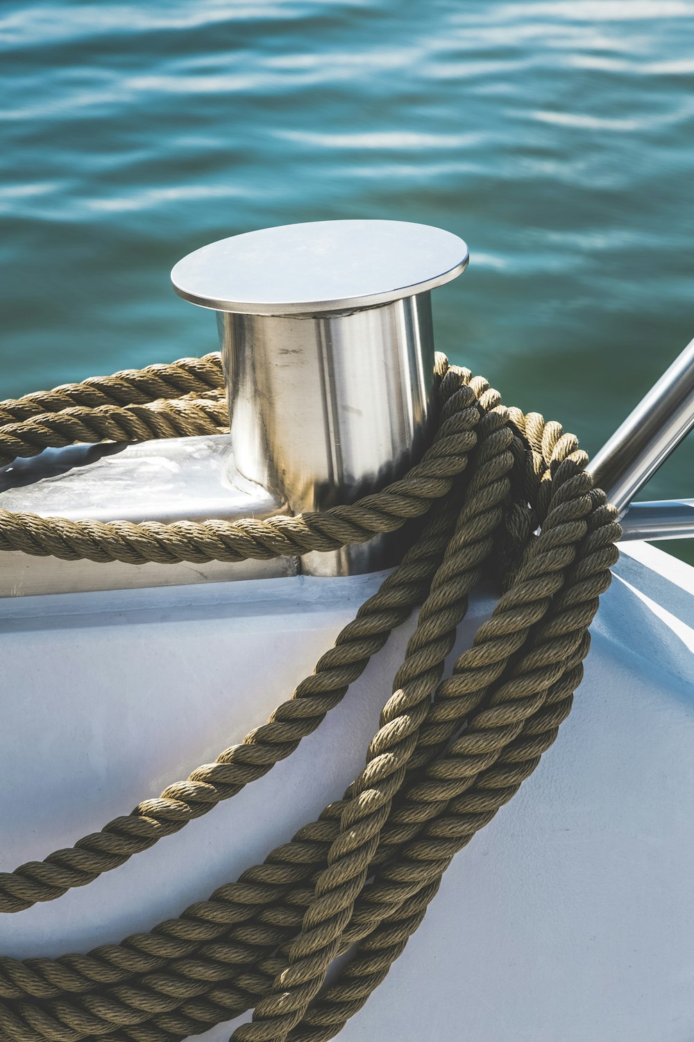 brown boat rope