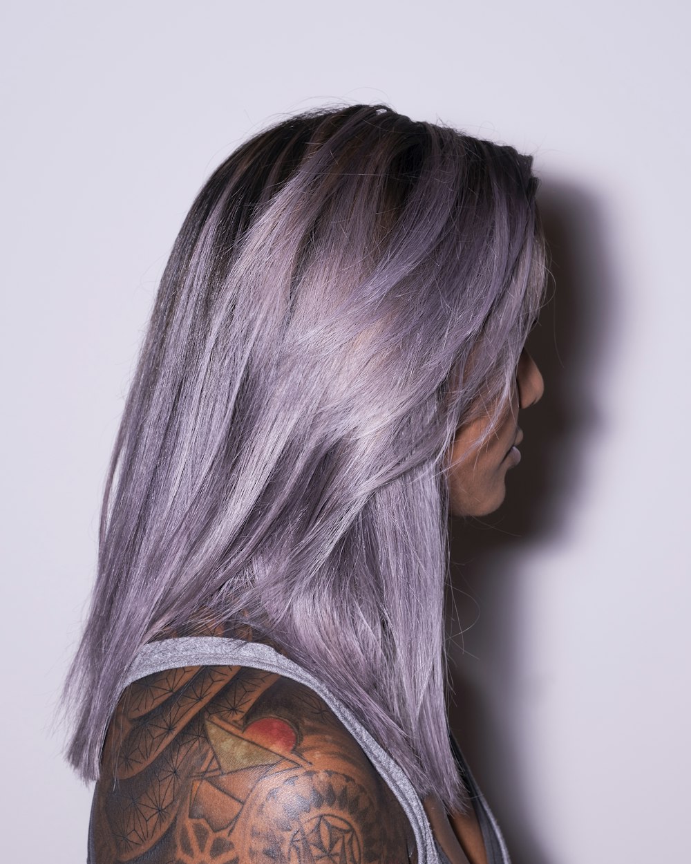 Cabello morado de mujer