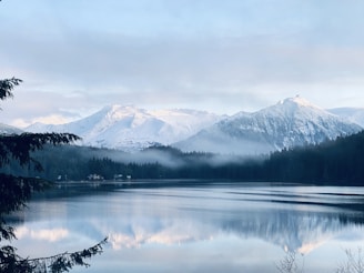 mountain ranges near lake