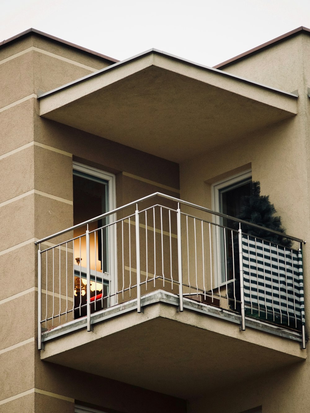 30k+ Balcony Railing Pictures | Download Free Images on Unsplash