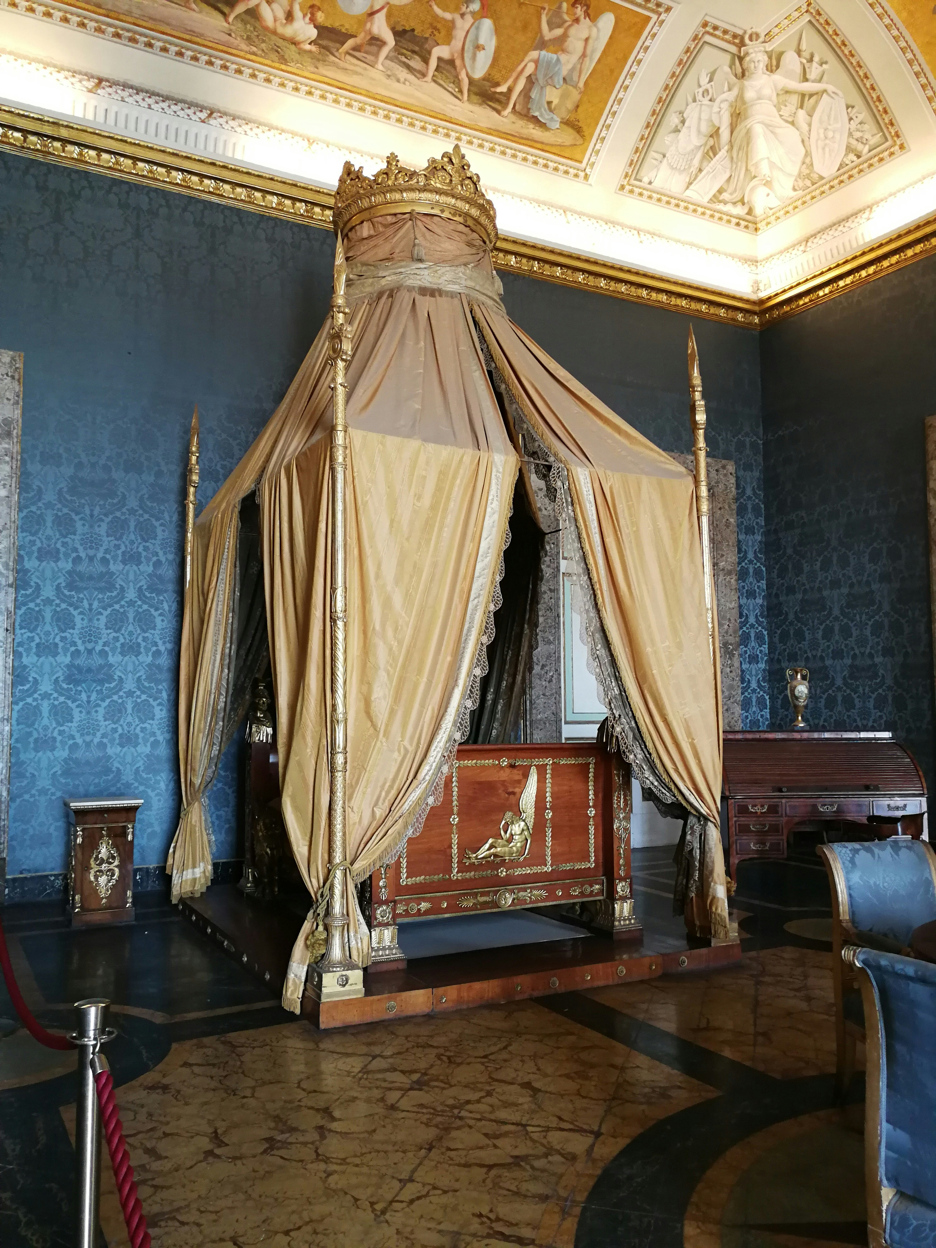 photo-1574858975083-ac7d255a1c43