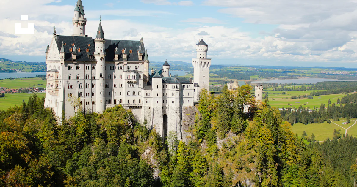 Neuschwanstein Castle, Germany photo – Free Wallpapers Image on Unsplash