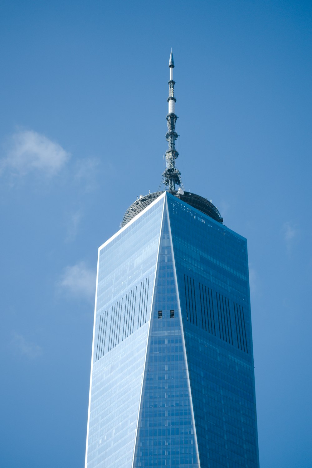 gray concrete building