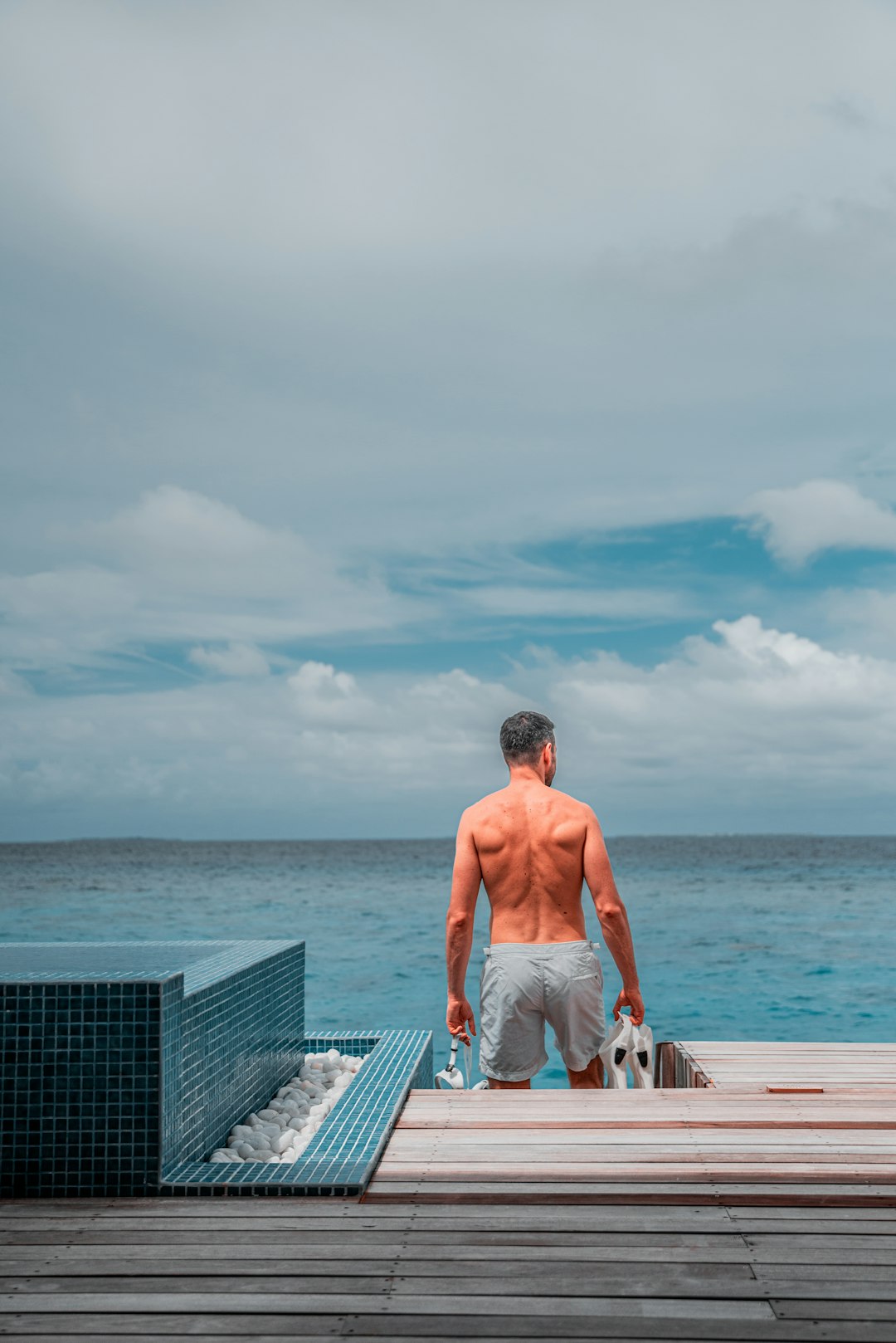 man wearing gray shorts