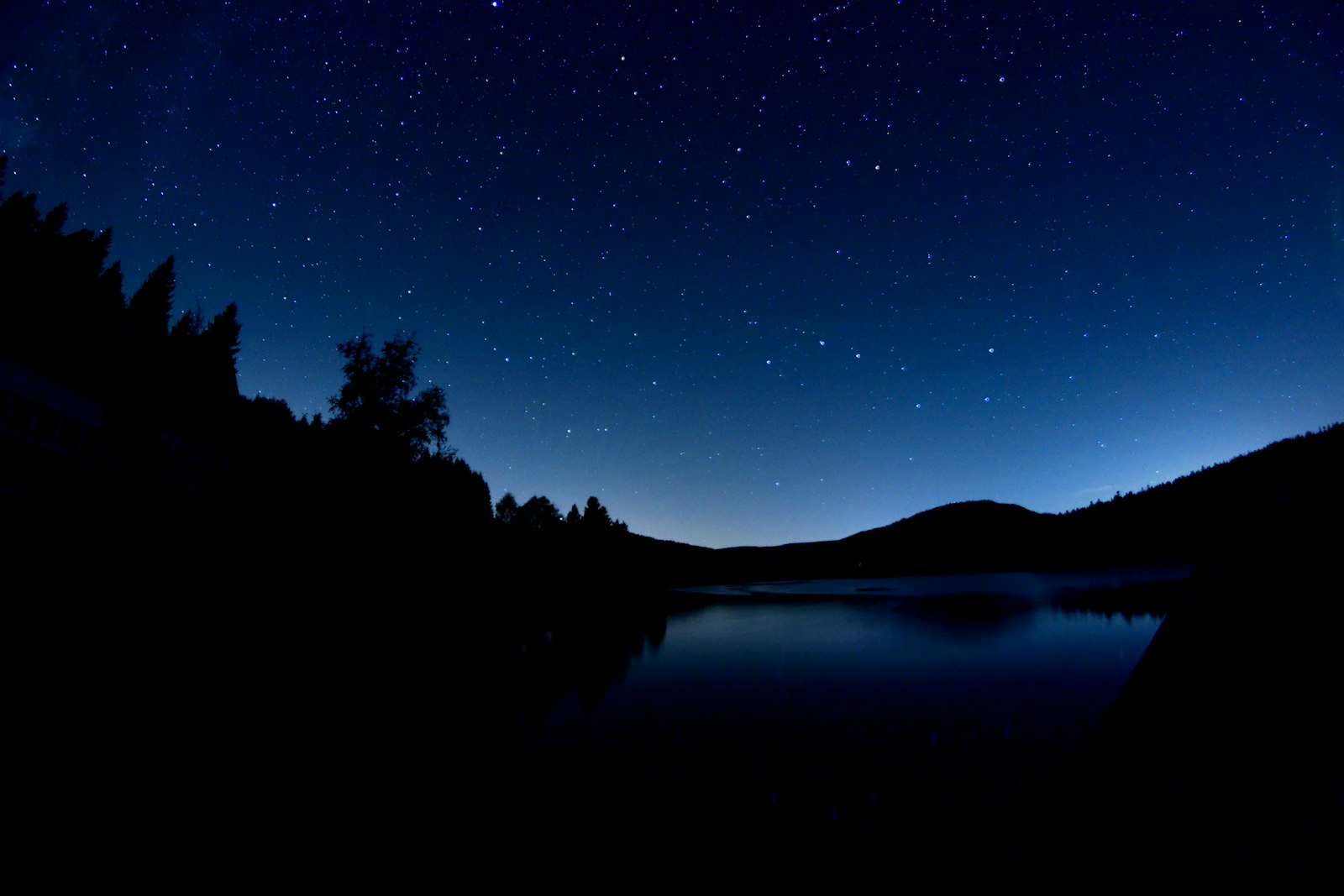 Samyang 8mm F3.5 Aspherical IF MC Fisheye sample photo. Dark night photography