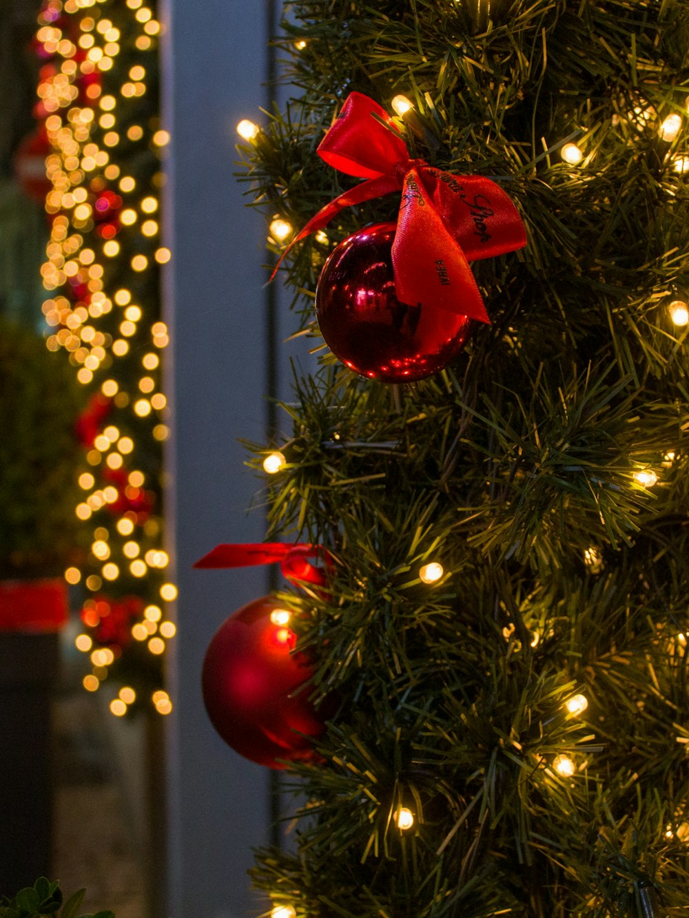 red baubles