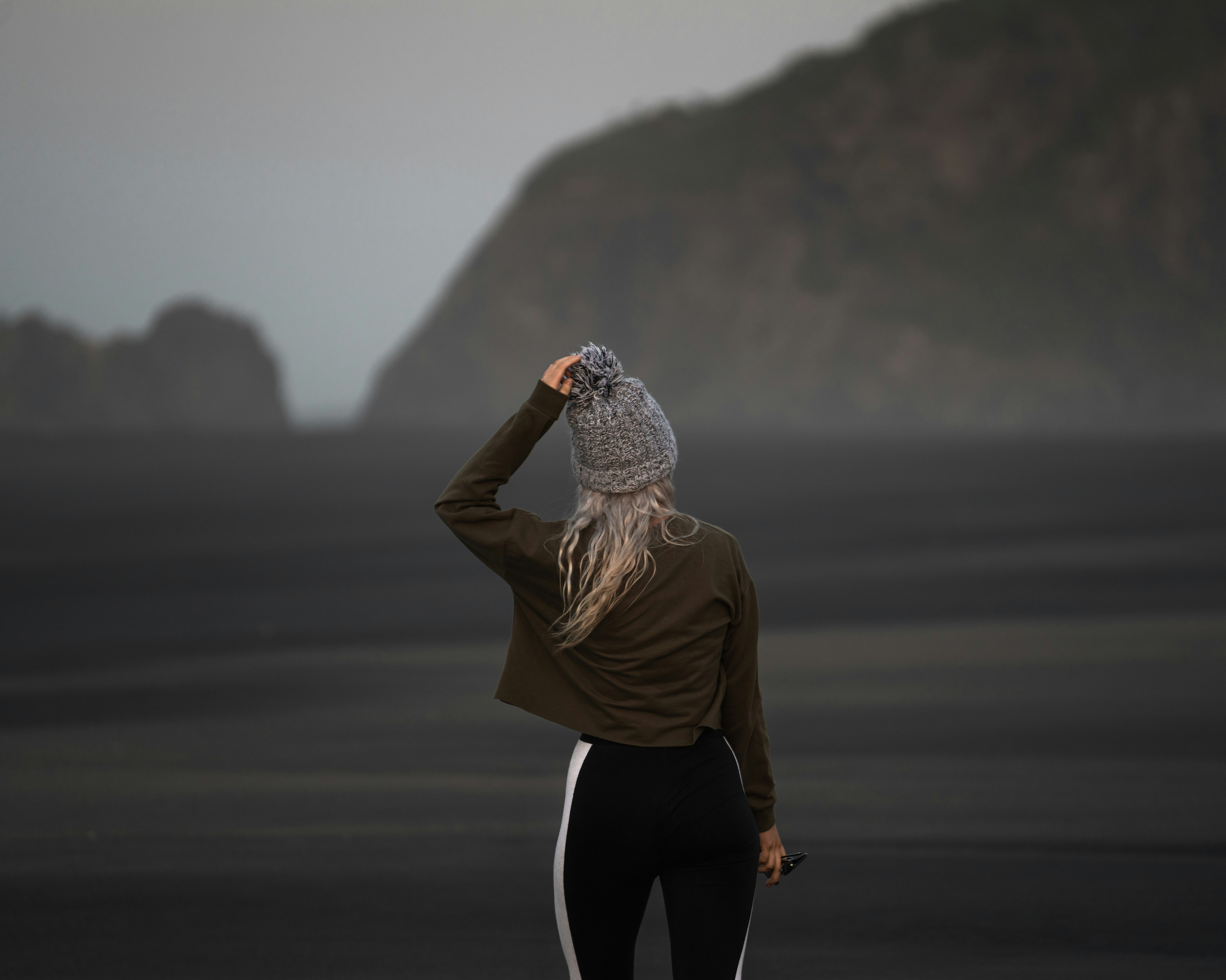 women's brown long-sleeved shirt