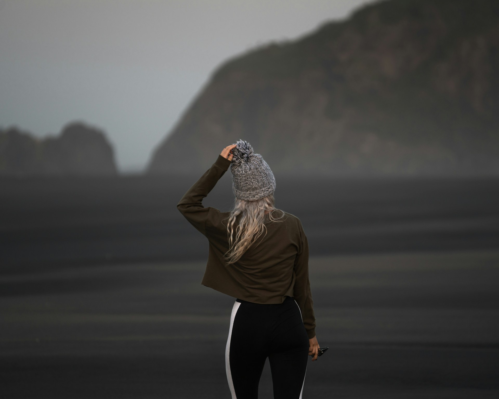 women's brown long-sleeved shirt