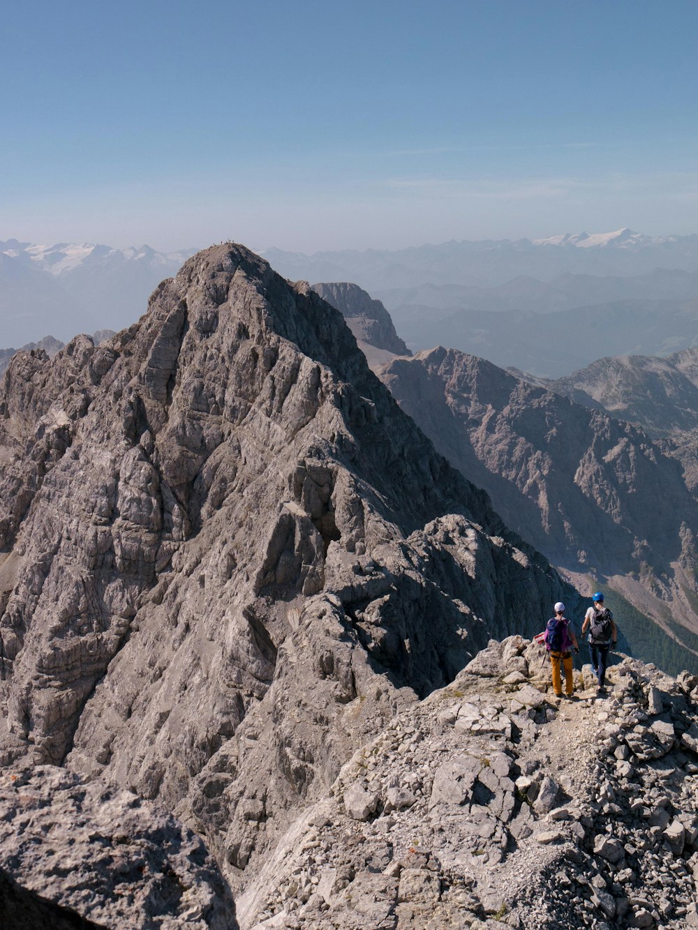 Hombres en la montaña