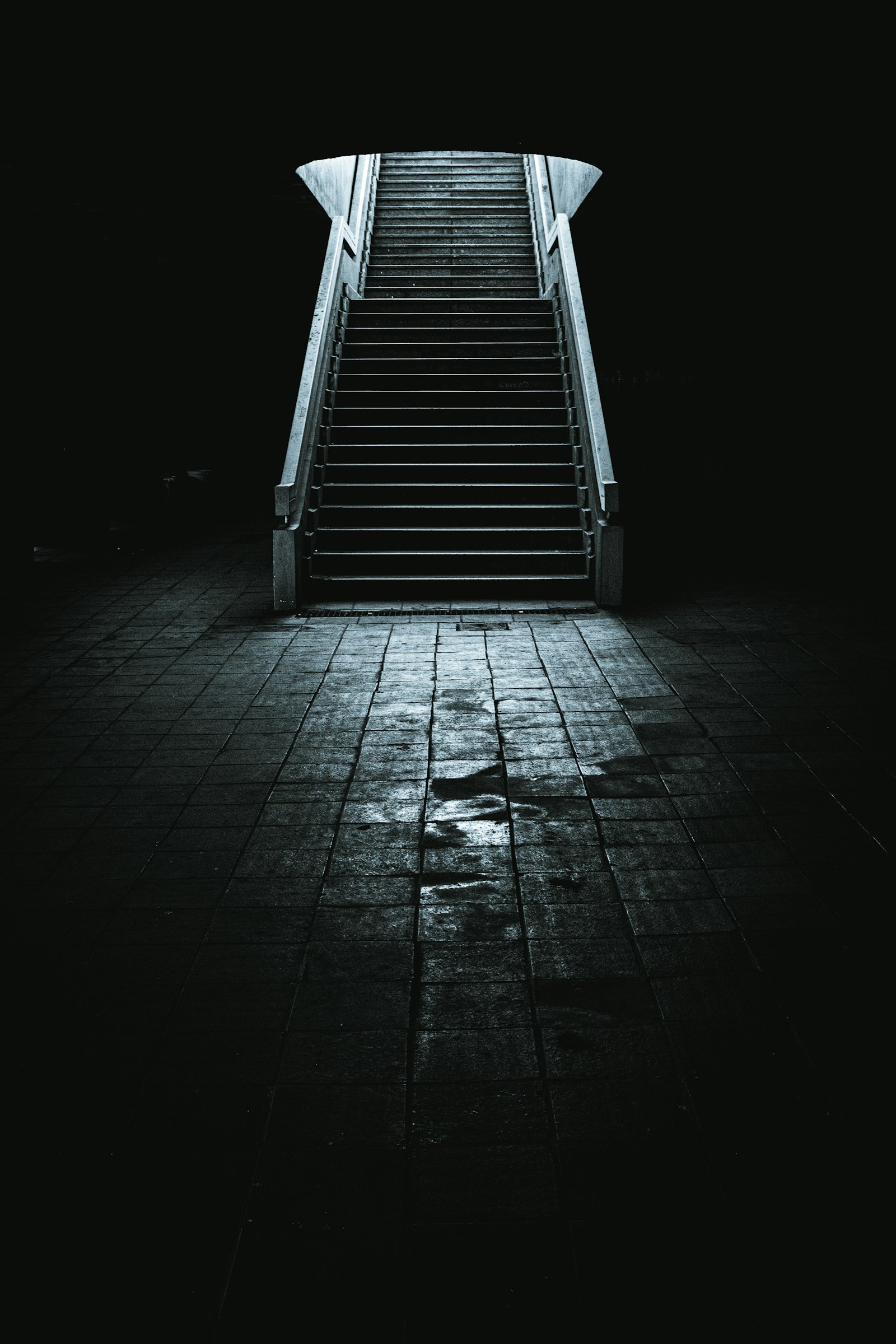 Empty staircase